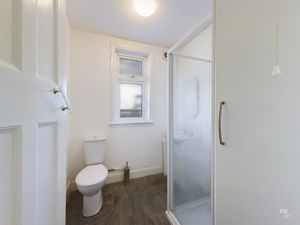 bathroom - click for photo gallery